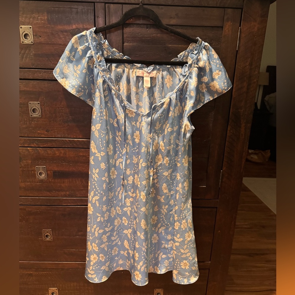 Oscar de la Renta Nightgown